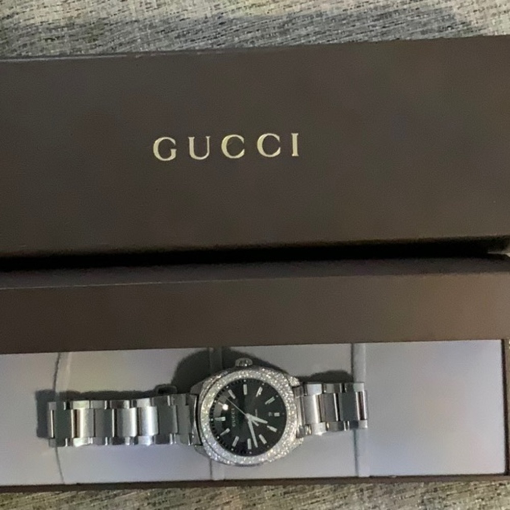 Gucci diamond watch